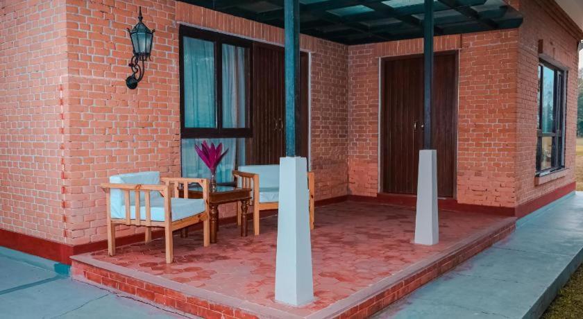 Miraaya Wellness And Golf Resort Чітаван Екстер'єр фото